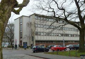 Das Ludwigsgymnasium in Saarbrücken ist nach Ludwig II. von Nassau-Weilburg benannt