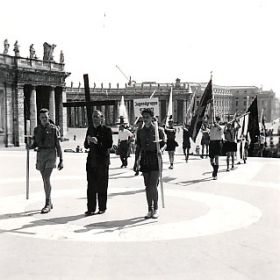 Einzug der saarländischen Gruppe in St. Peter